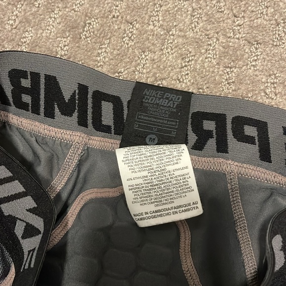 Nike pro combat padded shorts - Picture 2 of 3